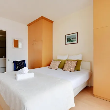 Family Seine & Spacious Flat 8min Walk To Eiffeltower Ac Апартаменты